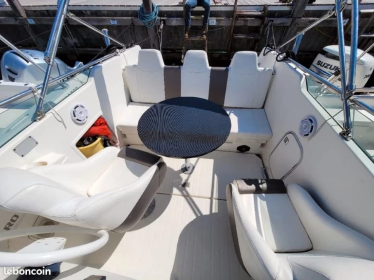 Hyr en Bénéteau Flyer 6 Grand Prix Port de Cannes Marina 