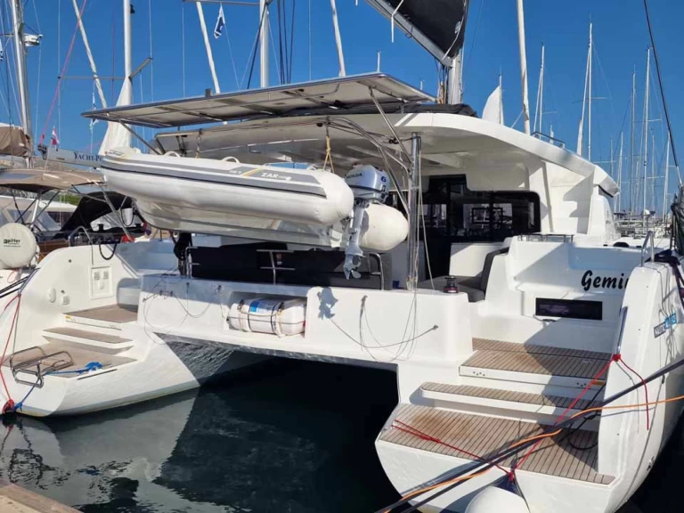 Lagoon Lagoon 46 charter bareboat eller skeppad i Golfo Aranci
