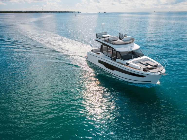 Jeanneau Merry Fisher 1095 Fly Serie2 charter bareboat eller skeppad i Biograd Na Moru