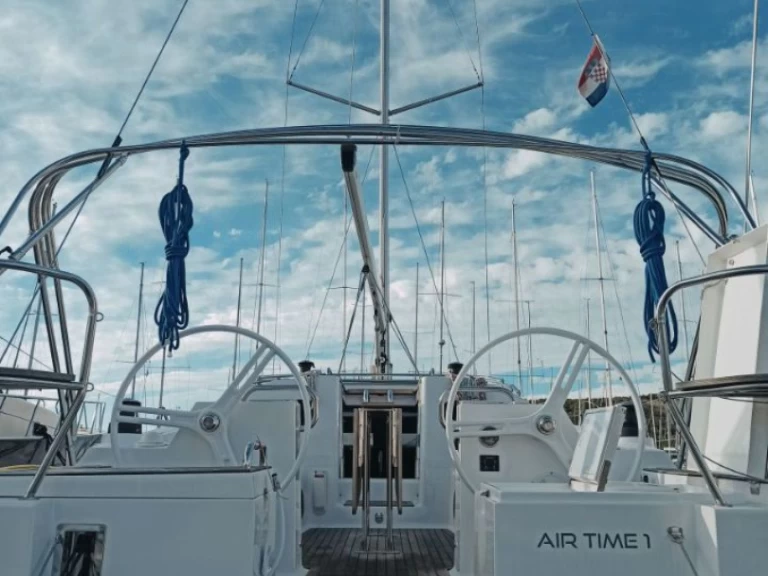 Uthyrning Segelbåt  Elan med en båtlicens 