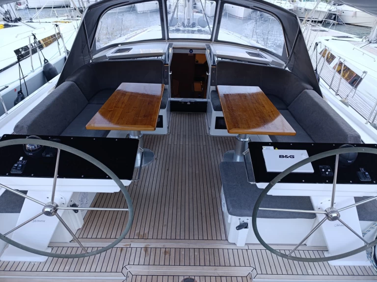 Yacht charter Gocek billig Hanse 460