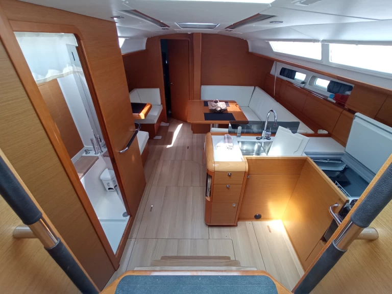 Hyr en Jeanneau Sun Odyssey 409 Lefkáda 
