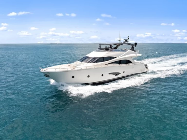Yacht charter Key West billig Marquis 720 Flybridge