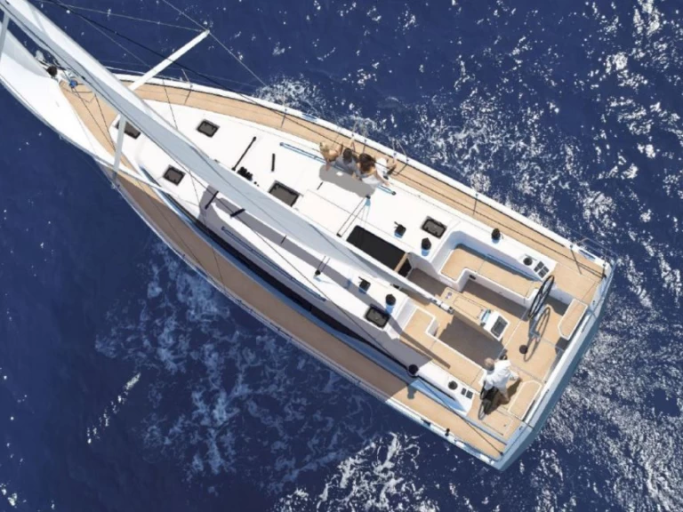 Bavaria Bavaria C42 charter bareboat eller skeppad i Paros (ostrov)