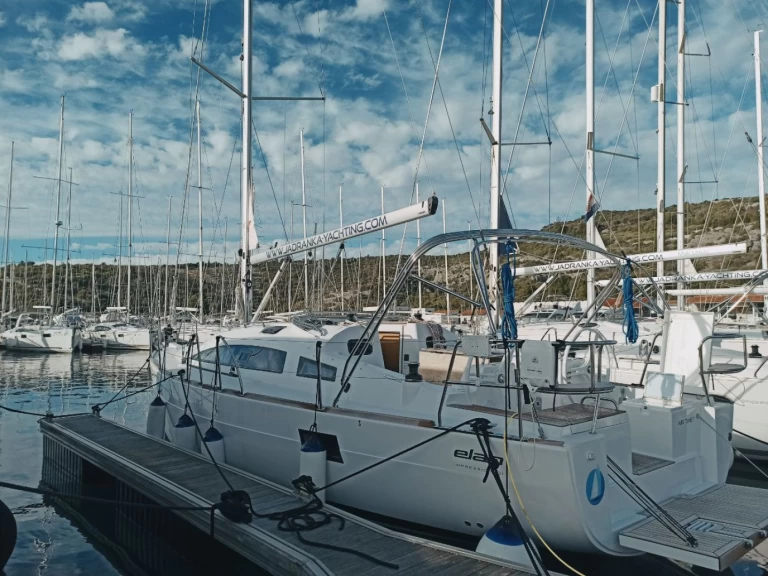 Båtuthyrning Elan Impression 40.1 i Punat på Samboat 