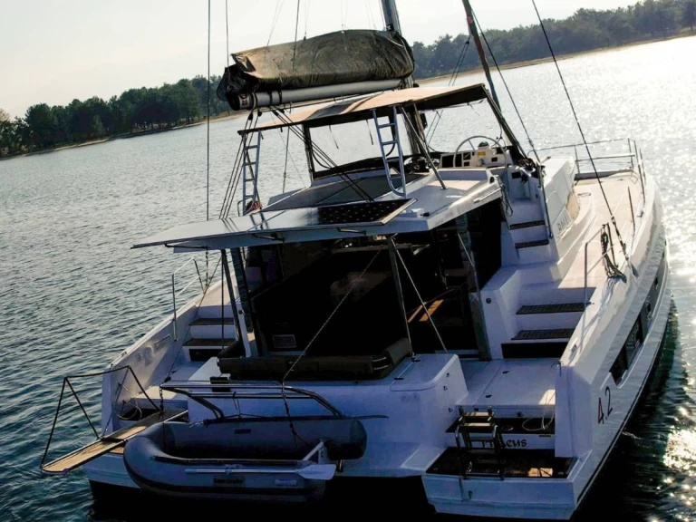 Bali Bali 4.2 charter bareboat eller skeppad i Preveza