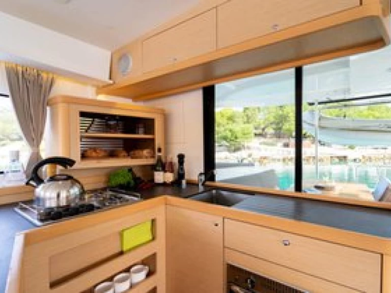 Lagoon Lagoon 42 charter bareboat eller skeppad i Key West