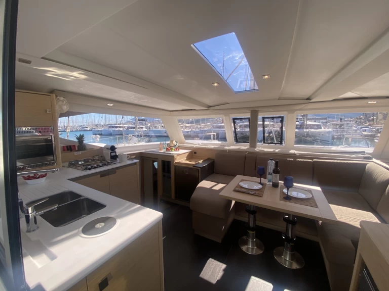 Hyr en Fountaine Pajot Isla 40 Lefkáda 