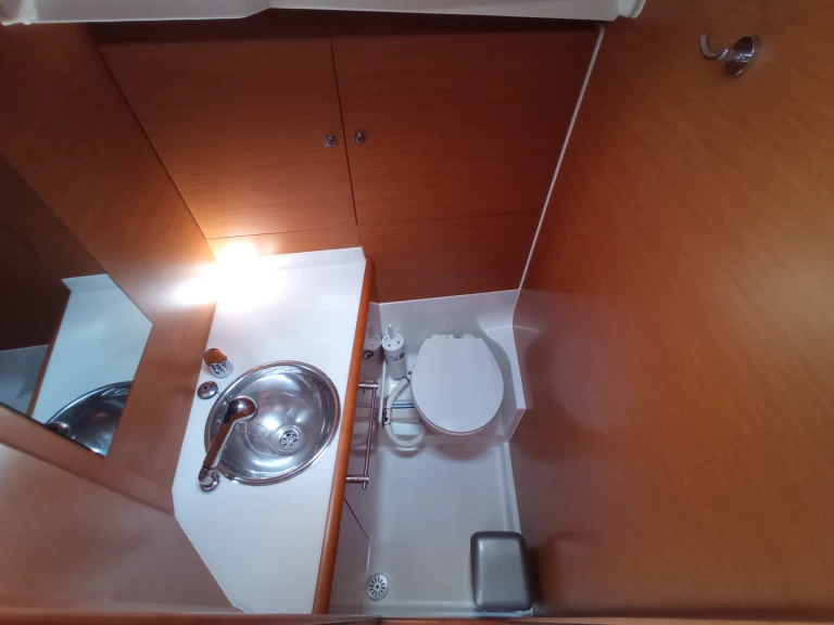 Hyra Segelbåt  med eller utan skeppare Jeanneau Lefkáda 