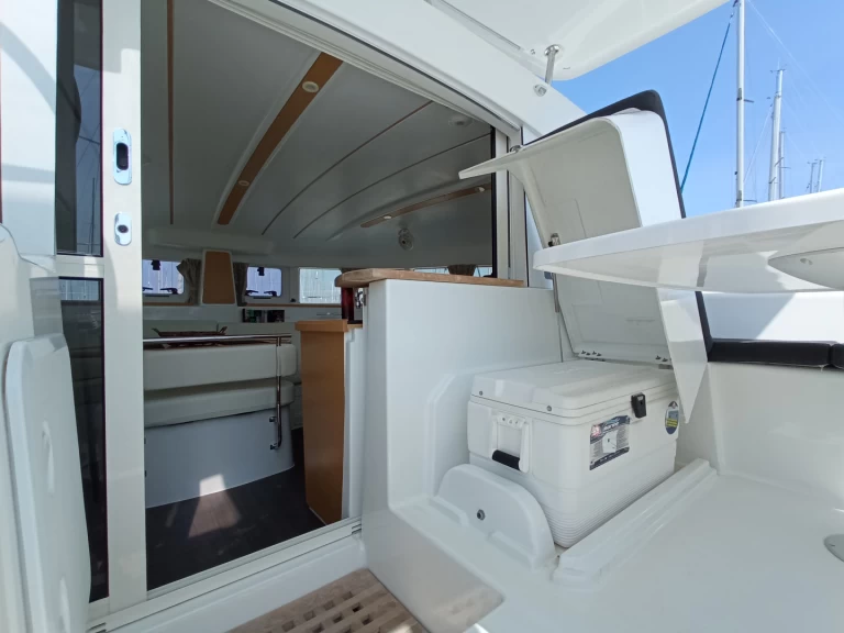 Hyra Katamaran  med eller utan skeppare Lagoon Lefkáda 