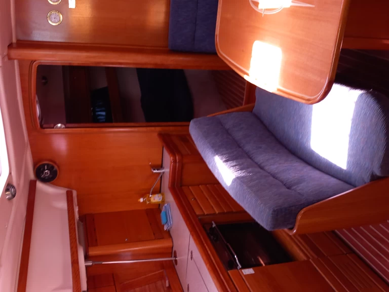 Hyra Segelbåt  med eller utan skeppare Bavaria Trogir  