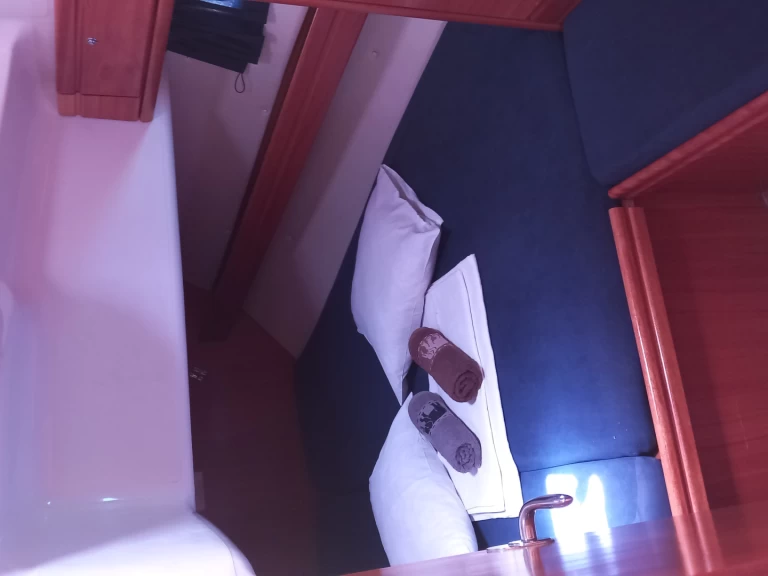 Uthyrning Segelbåt  Bavaria med en båtlicens 