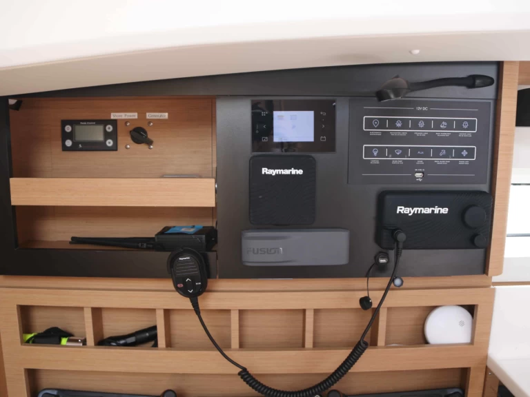 Hyra Segelbåt  med eller utan skeppare Jeanneau Sukošan 