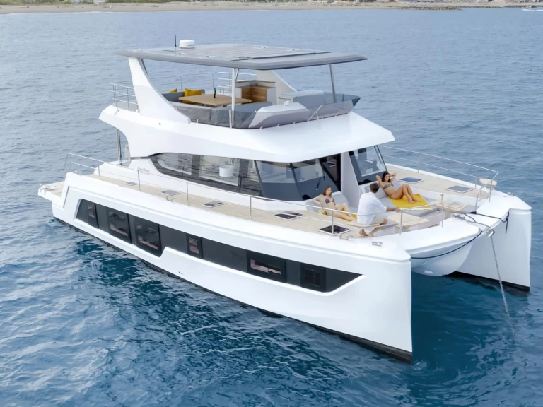 Aventura Aventura 56 MY charter bareboat eller skeppad i Port Grimaud