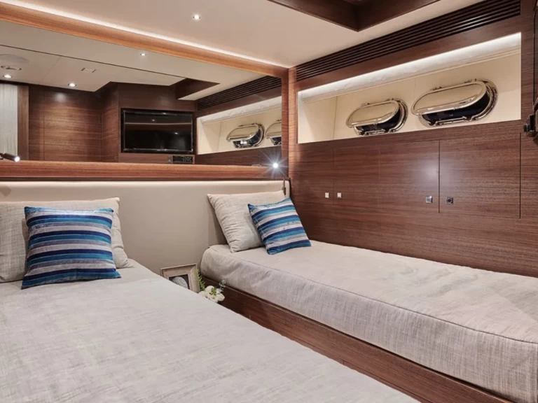 Yacht charter Grand Bahama Island billig Horizon E88