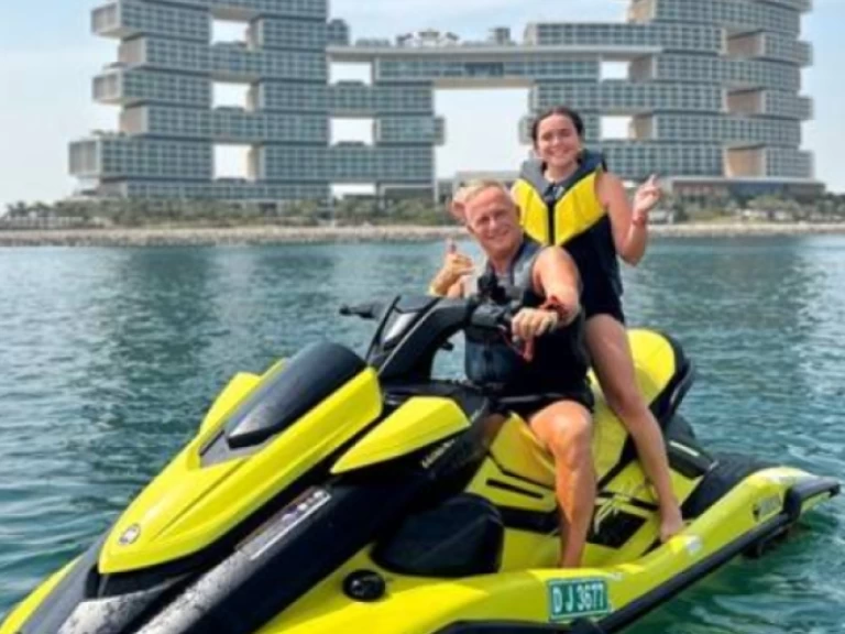 Jet ski för uthyrning Dubai Marina till det bästa priset 
