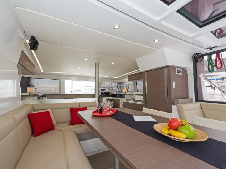 Katamaran  för uthyrning Ávdira till det bästa priset 