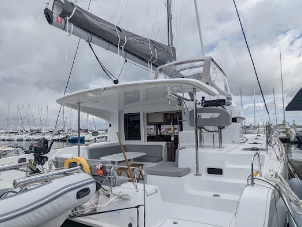 Båtuthyrning Lagoon Lagoon 40 i Bas du Fort på Samboat 