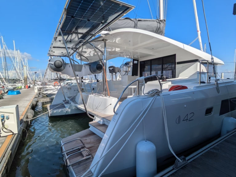 Uthyrning Katamaran  Lagoon med en båtlicens 