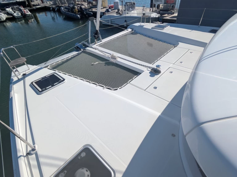 Lagoon Lagoon 42 charter bareboat eller skeppad i Bas du Fort