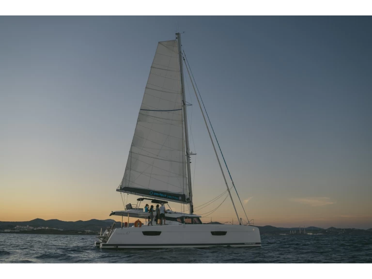 Båtuthyrning Fountaine Pajot Fountaine Pajot 47 SAONA LUX (GEN,AC,WATERMAKER) i Lavrio på Samboat 
