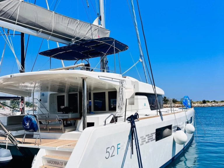 Lagoon Lagoon 52 F charter bareboat eller skeppad i Split 