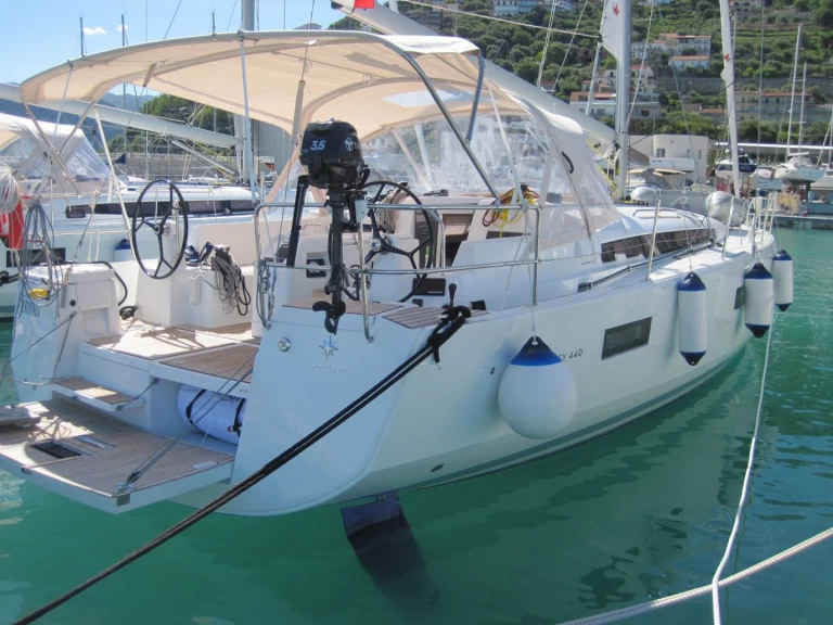 Hyr en Jeanneau Sun Odyssey 440 Capo d'Orlando 