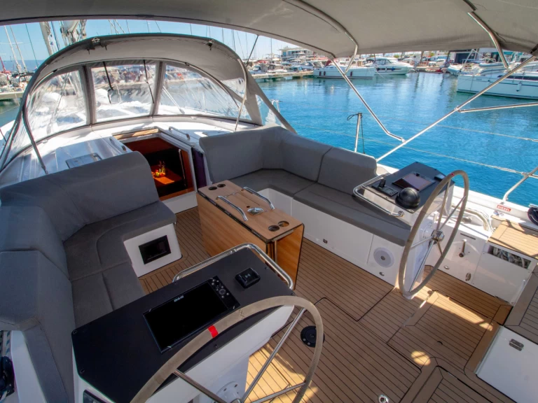 Hyr en Bavaria Bavaria C46 Split  