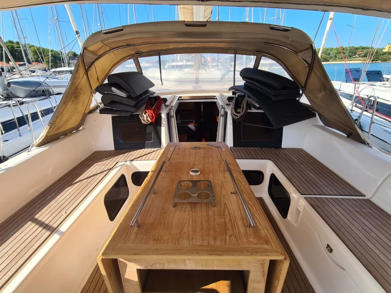 Uthyrning Kotor - Dufour Dufour 520 Grand Large av Samboat 