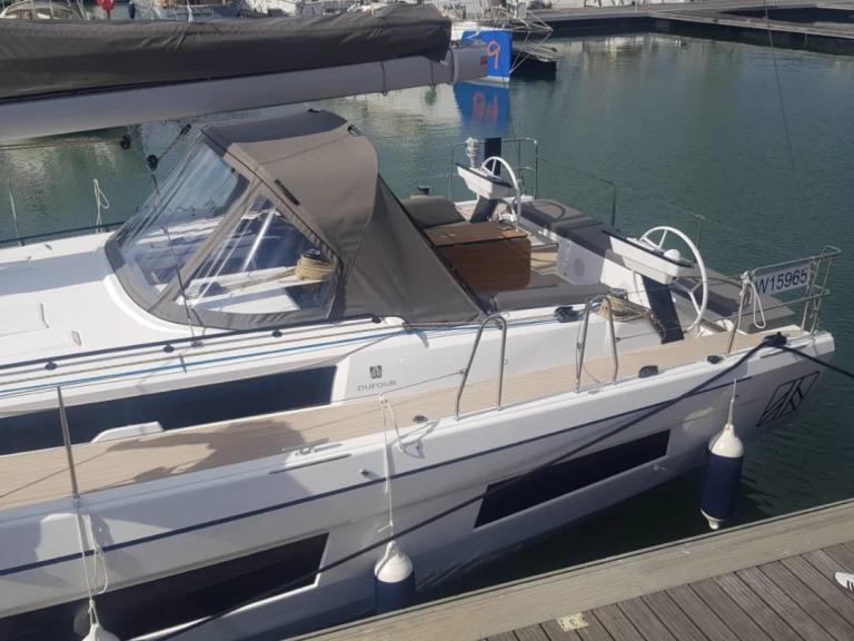 Yacht charter Larmor-Plage billig Dufour 41