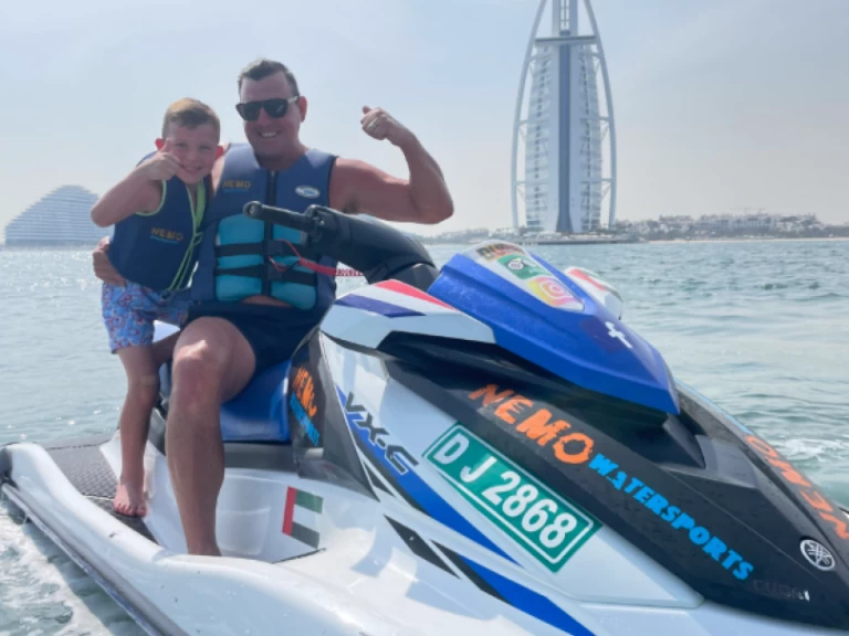 Yamaha Yamaha VX charter bareboat eller skeppad i Dubai Marina