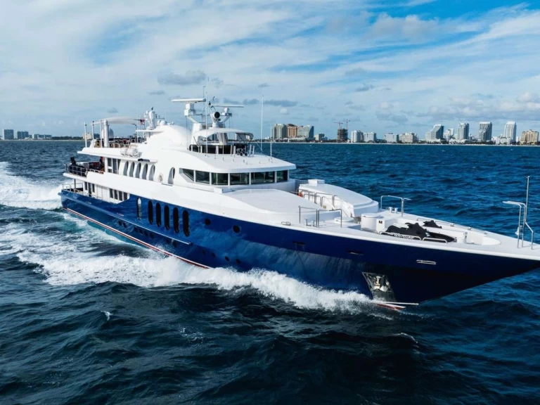 Uthyrning Lyx yacht Oceanfast med en båtlicens 