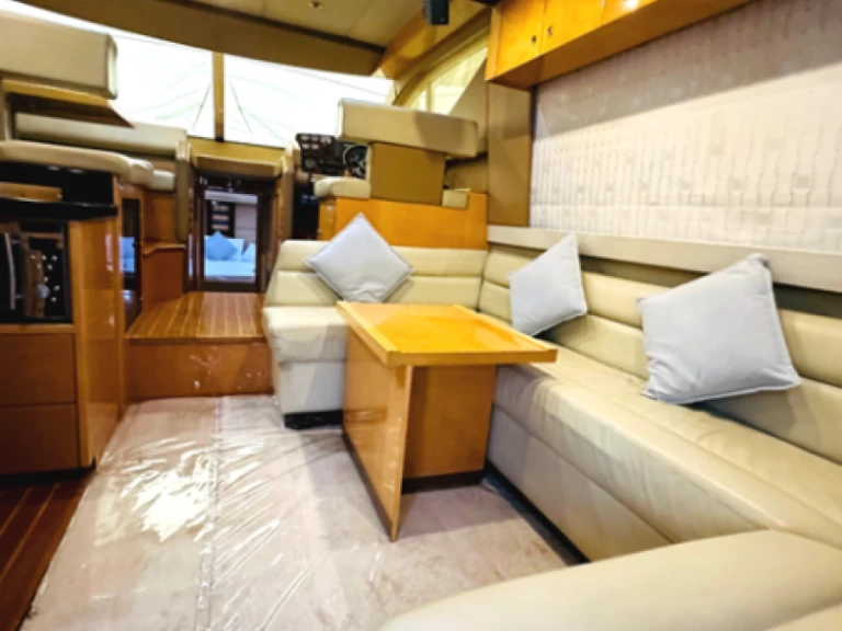 Båtuthyrning Gulf Craft - Majesty Yachts Majesty 44 i Dubai Marina på Samboat 