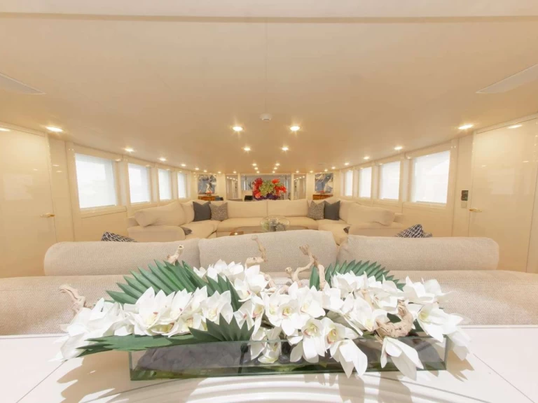 Hyr en Oceanfast YCM FIFTY Mallorca 