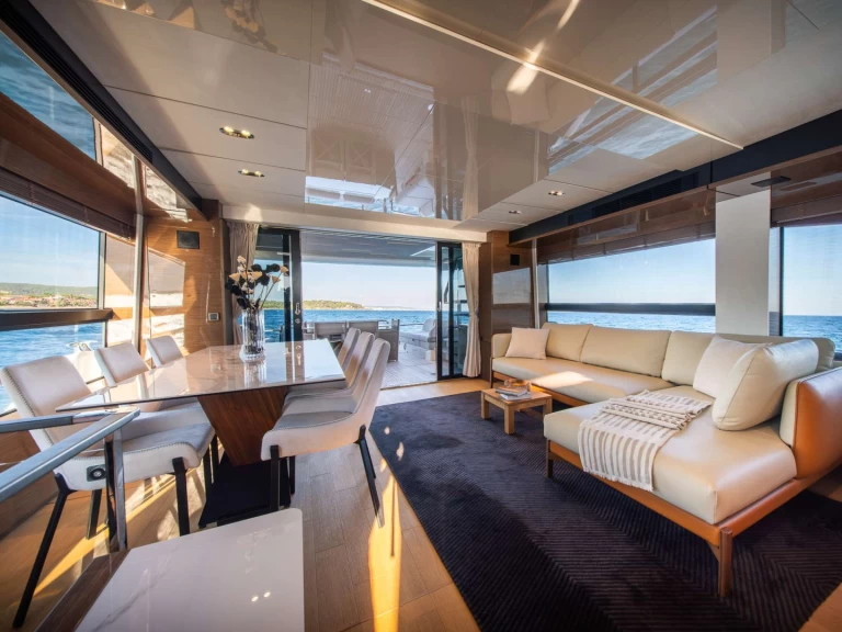 Yacht charter Neapel billig ENTHUSIAST