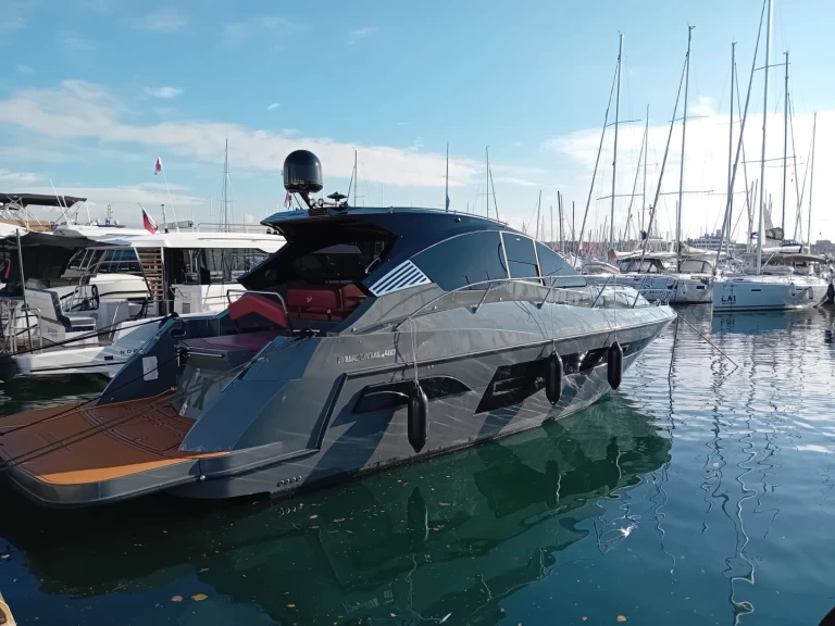Lyx yacht för uthyrning Biograd Na Moru till det bästa priset 