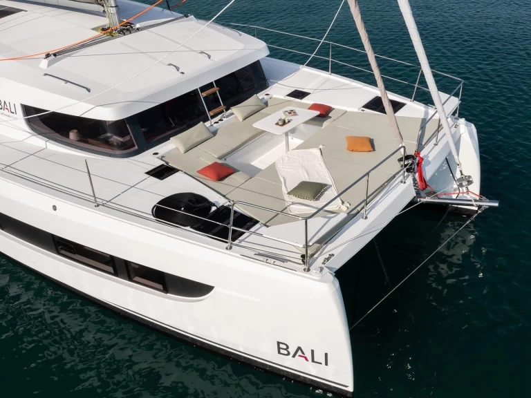 15 BALI CATSMART charter bareboat eller skeppad i Hyeres