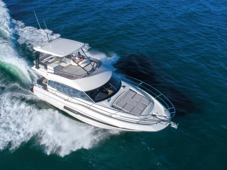 Yacht charter Castellammare di Stabia billig Prestige 46