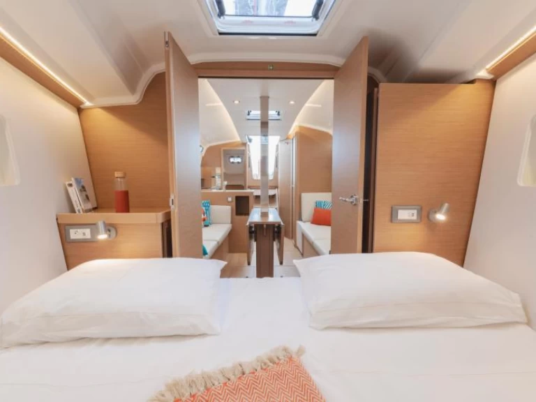 Hyra Segelbåt  med eller utan skeppare Jeanneau La Rochelle 