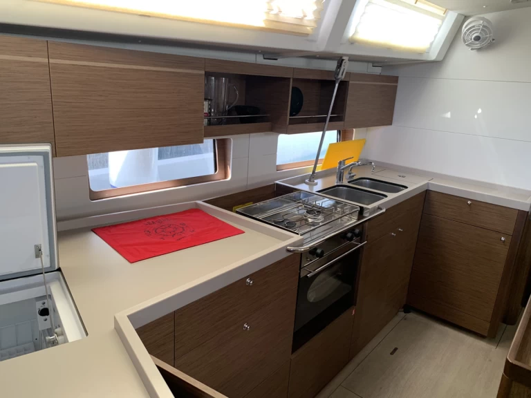 Hyra Segelbåt  med eller utan skeppare Bénéteau Perigiali 