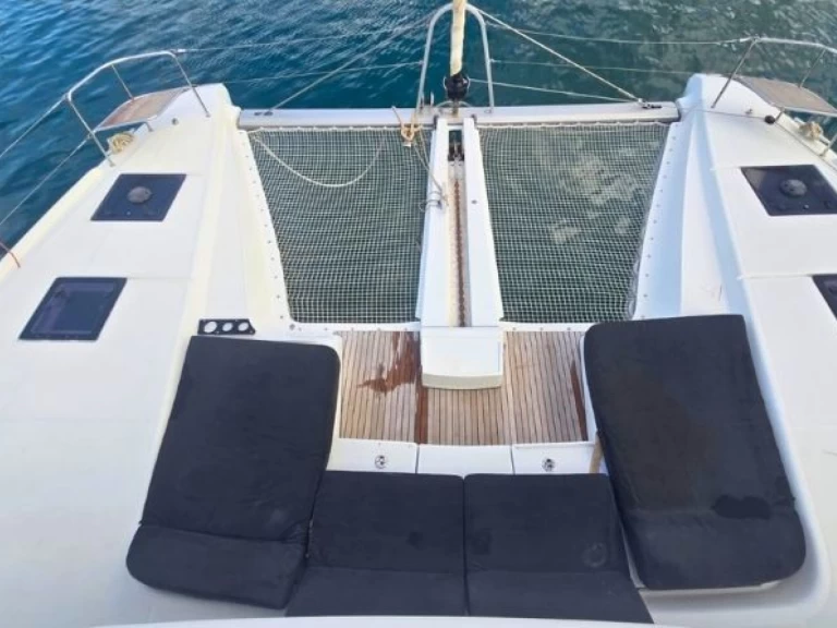 Lagoon Lagoon 50 charter bareboat eller skeppad i Olbia