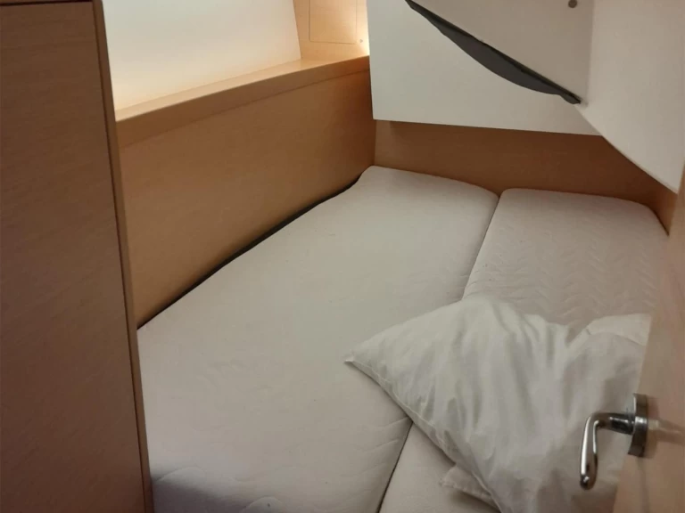 Yacht charter Salivoli billig Sun Odyssey 349