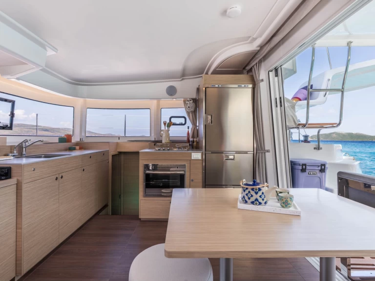 Båtuthyrning Lagoon Lagoon 38 i Lefkáda på Samboat 