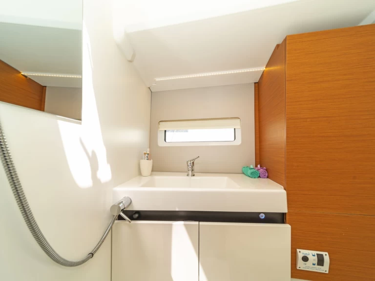 Yacht charter Perigiali billig Sun Odyssey 490