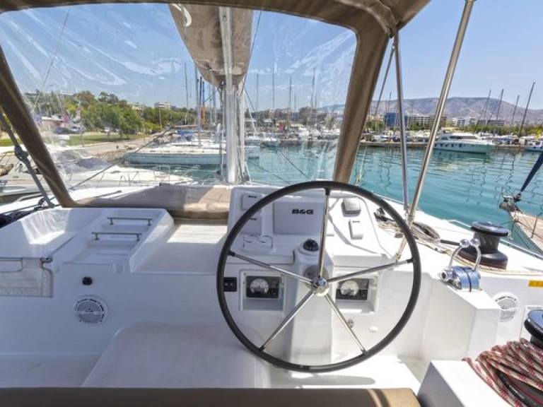 Lagoon Lagoon 450 F charter bareboat eller skeppad i Perigiali