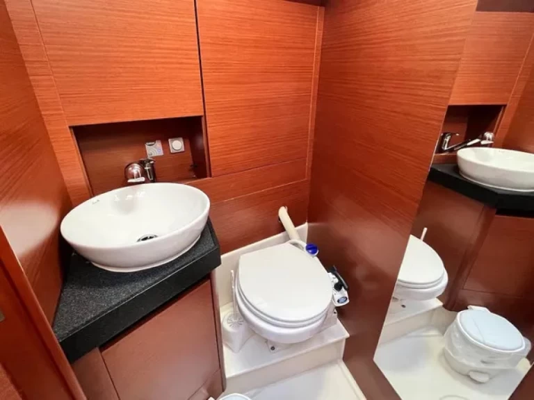 Uthyrning Segelbåt  Hanse med en båtlicens 