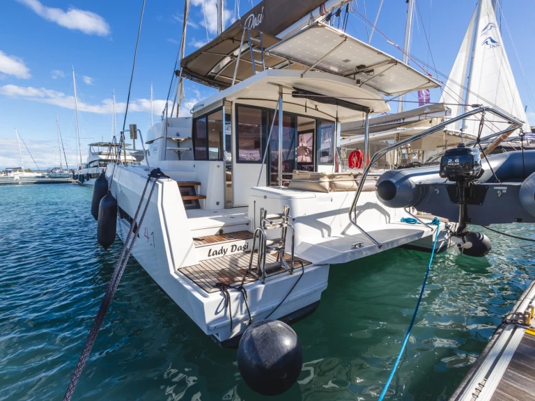 Bali Bali 4.1 charter bareboat eller skeppad i Lefkáda