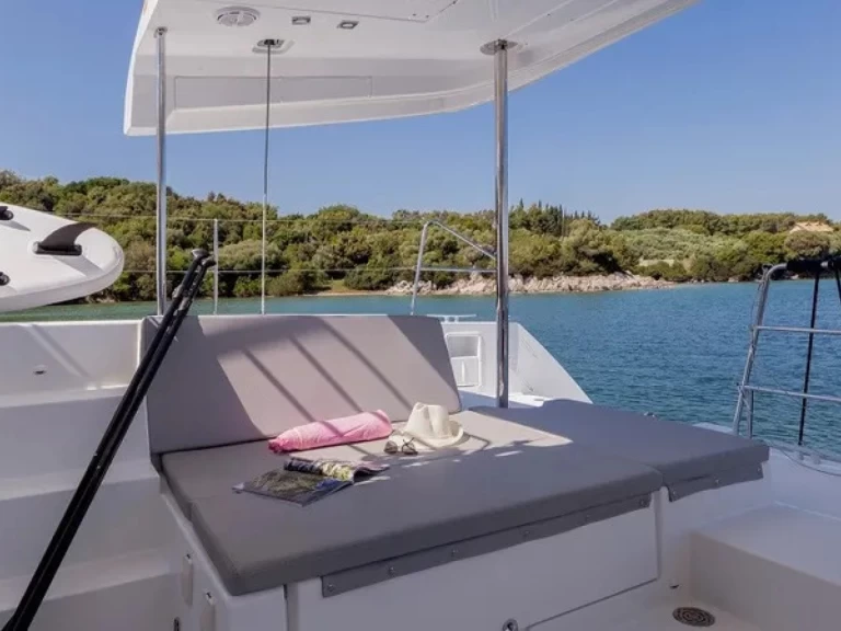 Hyr en Lagoon Lagoon 450 F Perigiali 