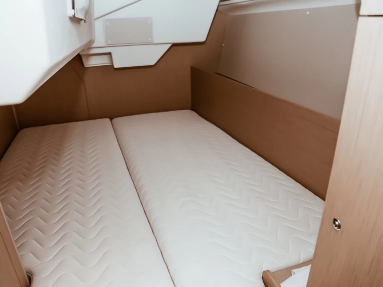 Yacht charter Punta Ala billig Oceanis 38.1