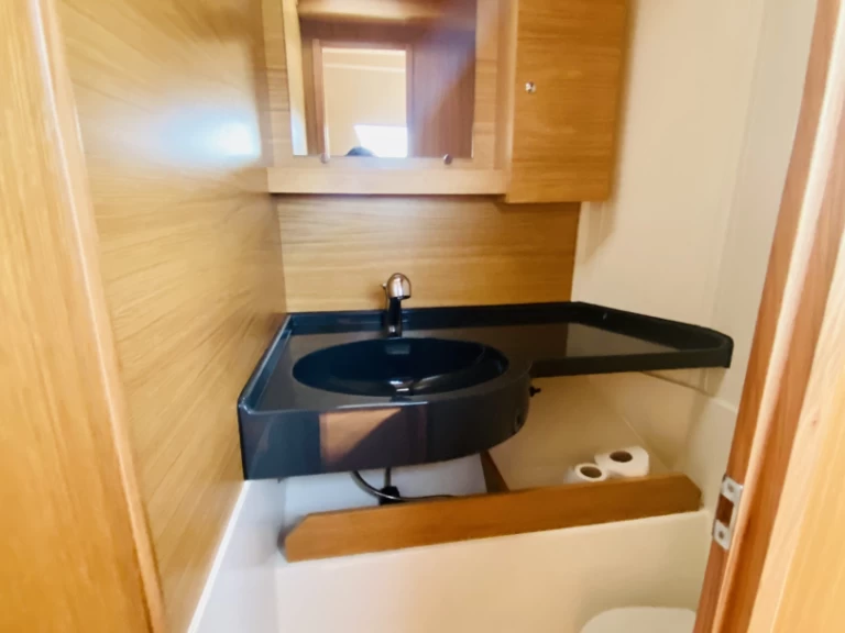 Yacht charter Olbia billig C-CAT 37